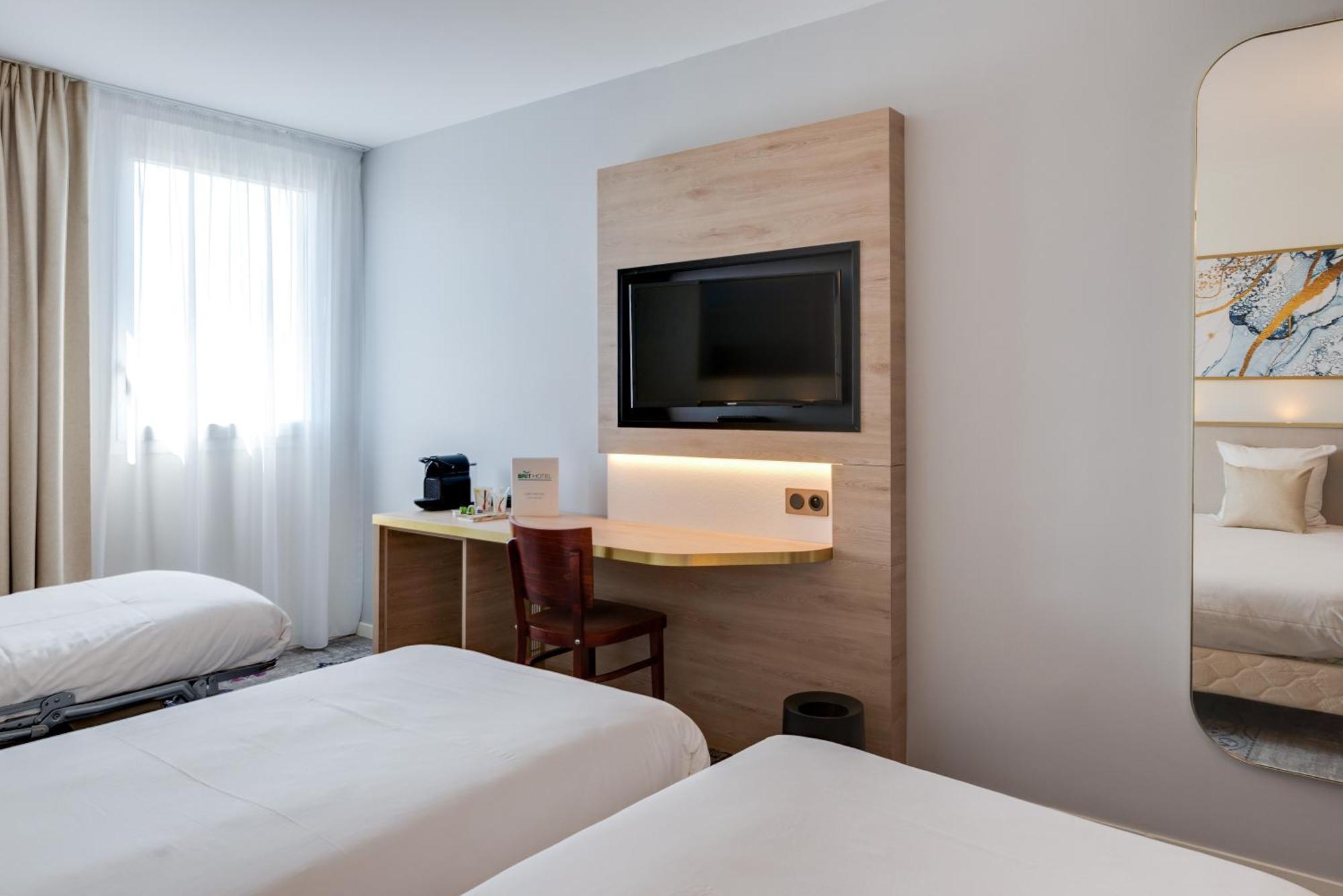 Brit Hotel Orleans St Jean De Braye - L'Antares Saint Jean de Braye Bagian luar foto