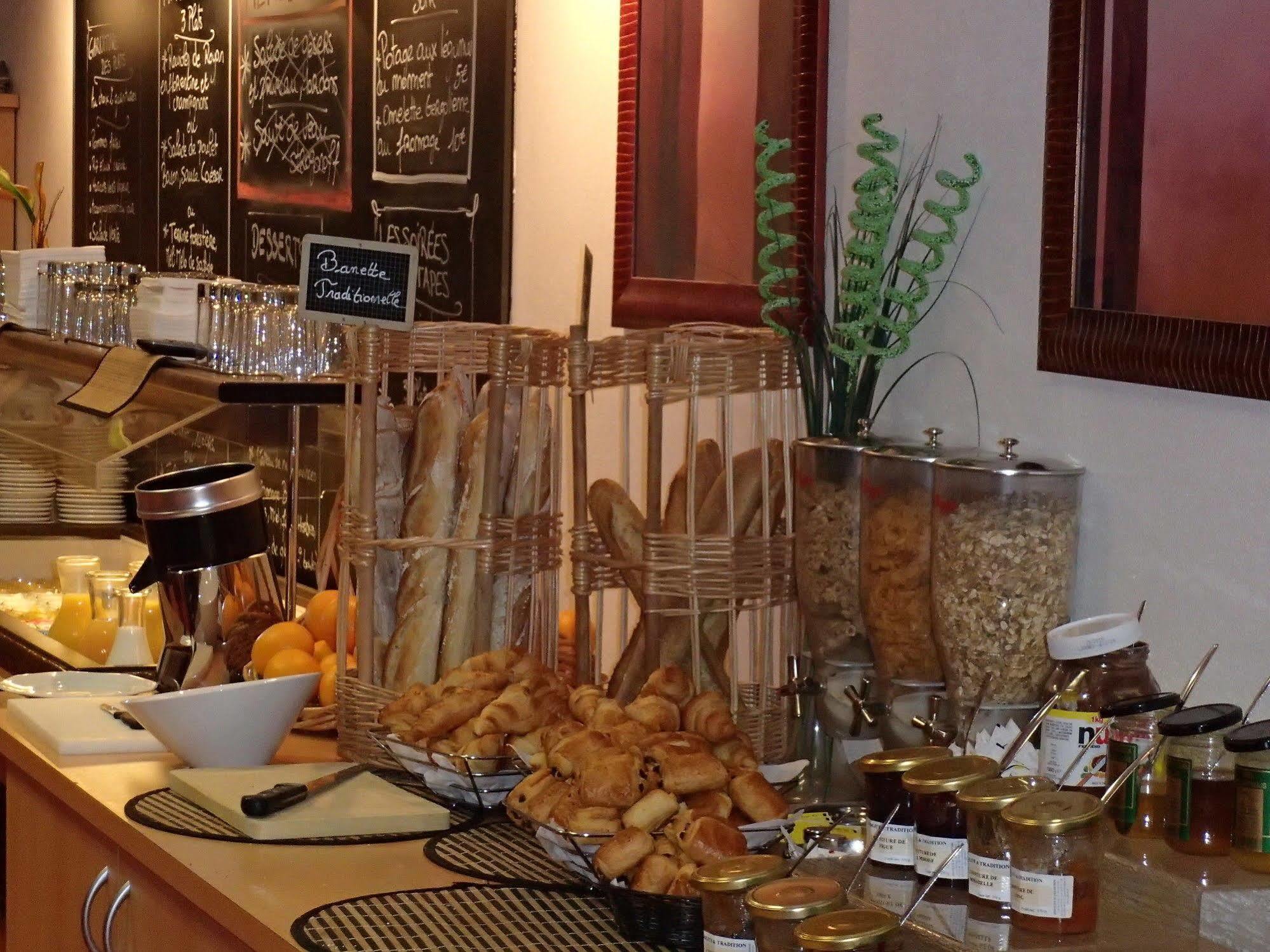 Brit Hotel Orleans St Jean De Braye - L'Antares Saint Jean de Braye Bagian luar foto